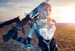 手游英雄联盟克制锐雯吗